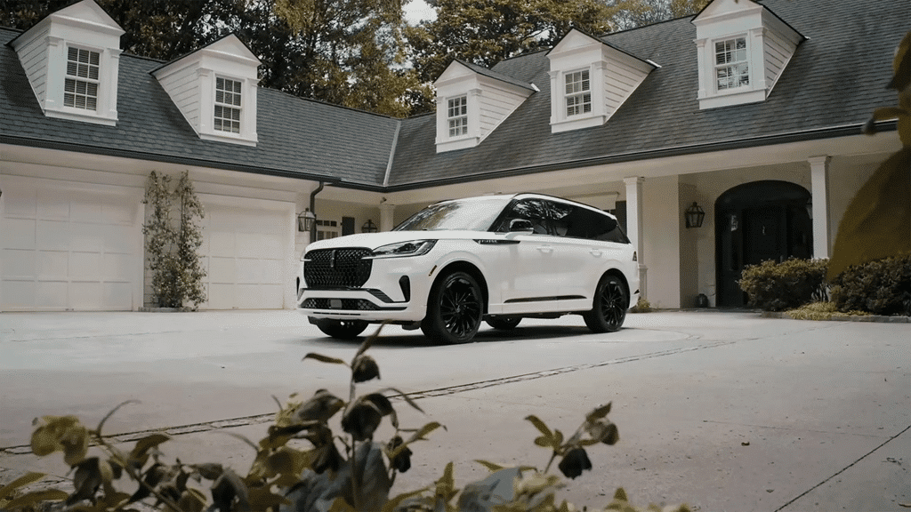 Lincoln Aviator ou BMW X5, deux visions du luxe familial